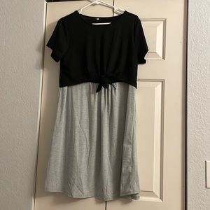 Women’s Black and Grey Short Sleeve Dress. Size XL